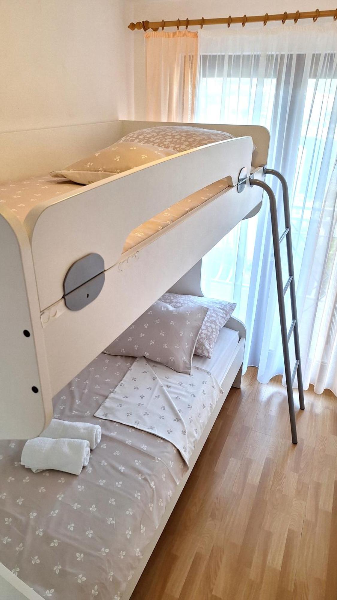 Apartment I & J Seric Seget Vranjica